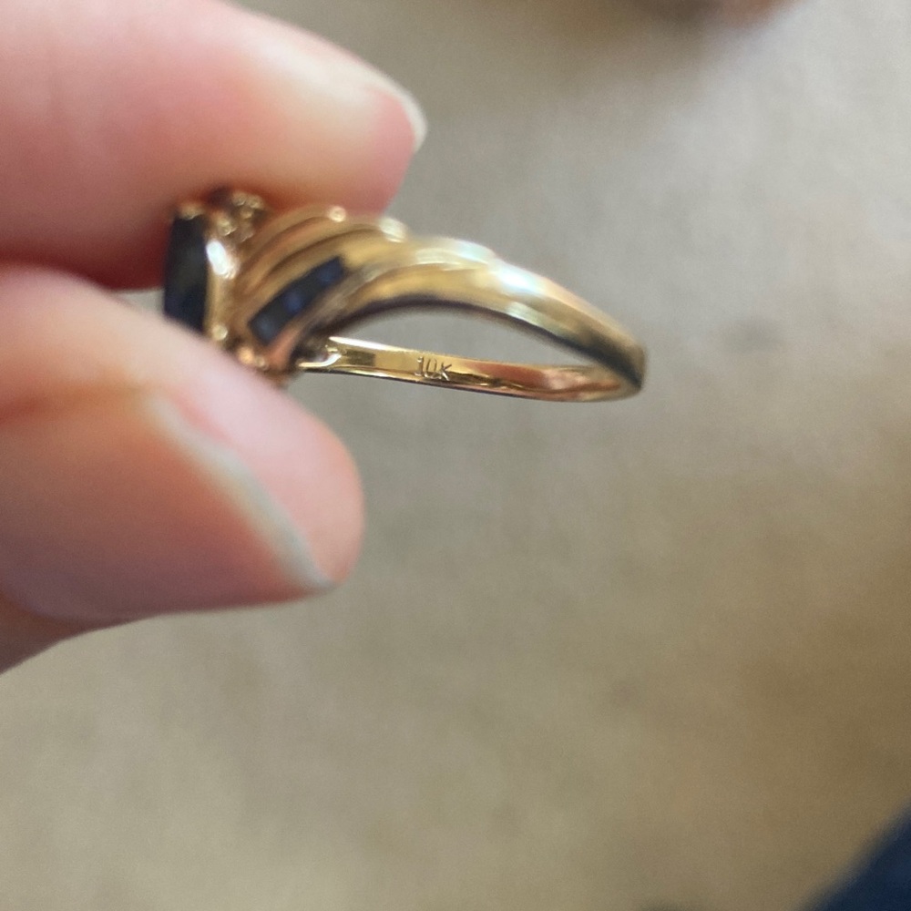 10k sapphire diamond ring - Picture 4 of 5